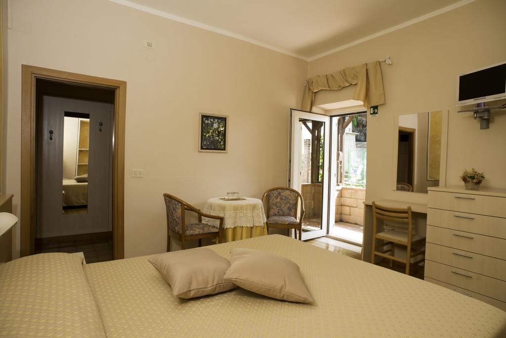 Albergo Ristorante Il Fungo Santa Fiora Εξωτερικό φωτογραφία
